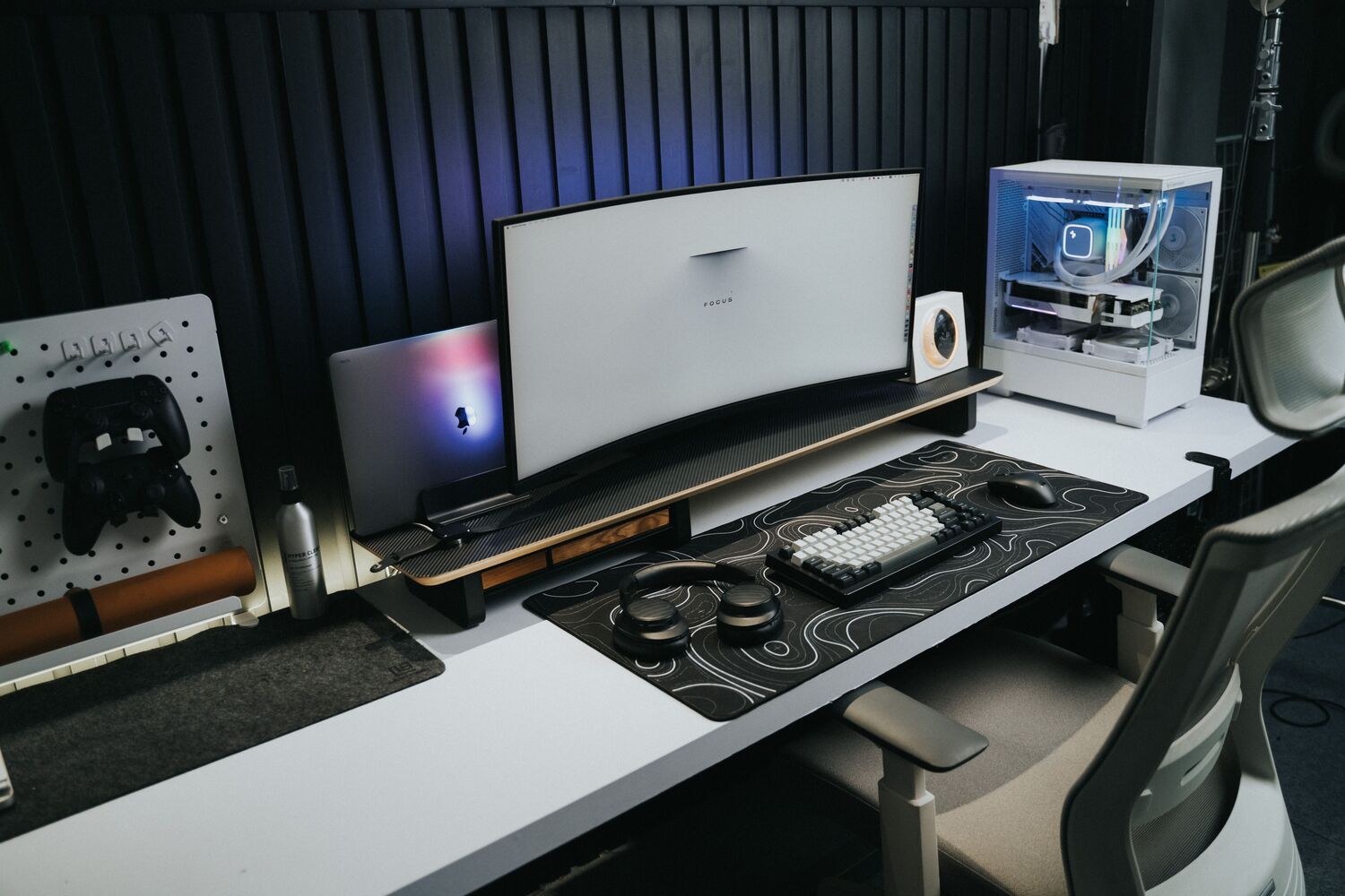 Battlestation gaming setup